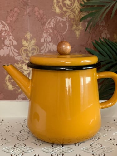 إبريق كموني غطاء خشب