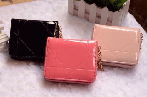 بوك وحامل بطاقات