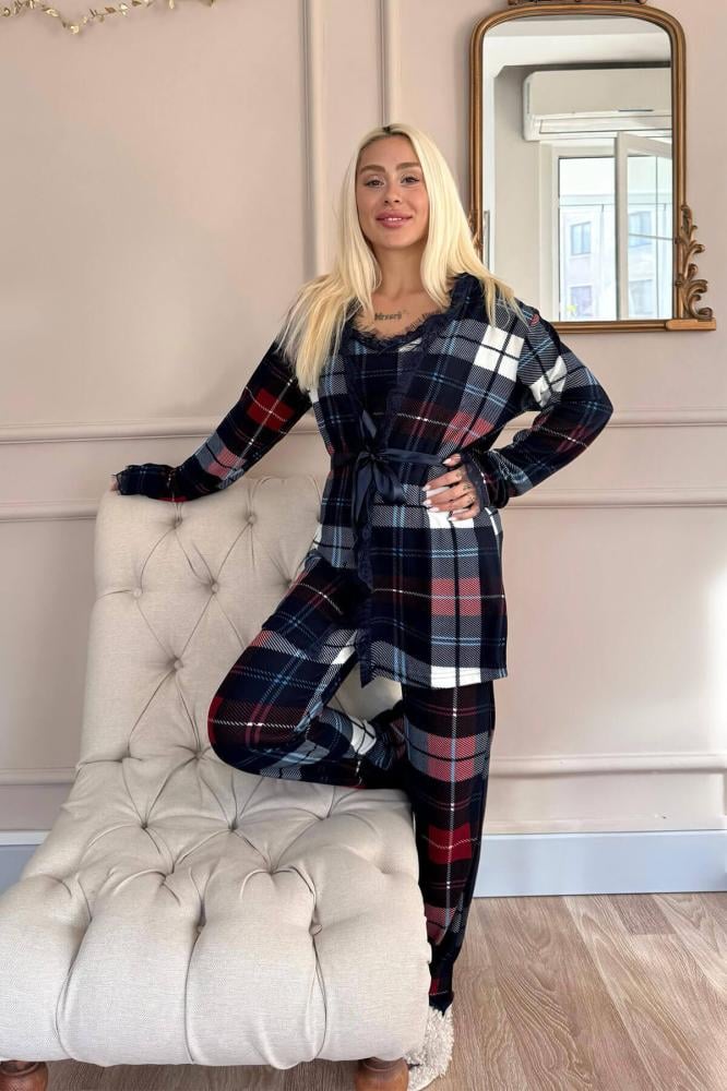 طقم بيجامة مخملية مطبوعة منقوشة مع روب من Pijamaevi