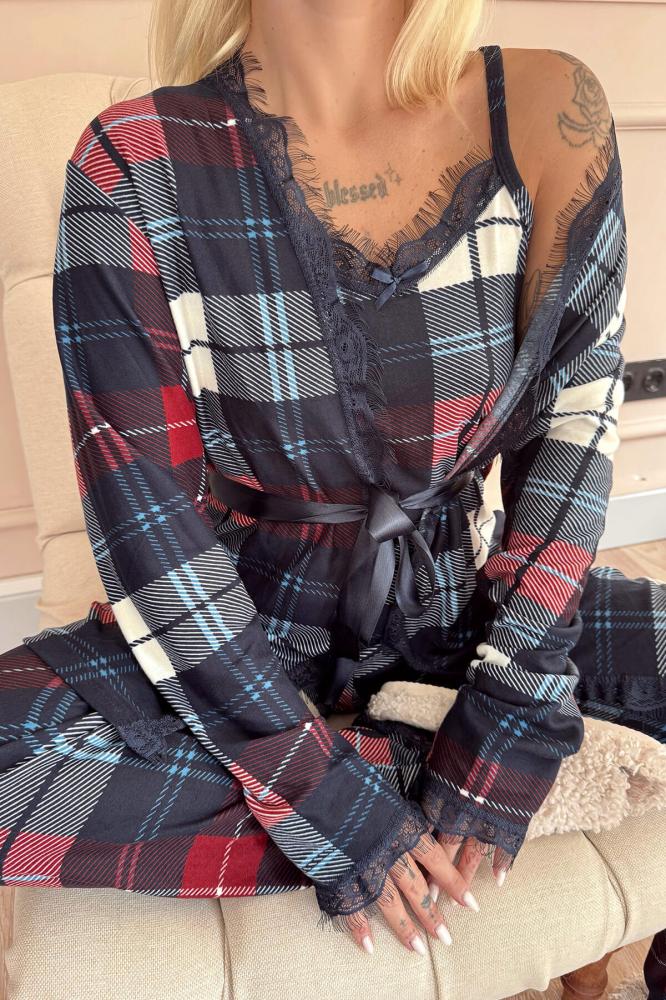 طقم بيجامة مخملية مطبوعة منقوشة مع روب من Pijamaevi