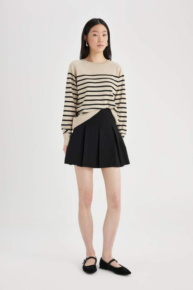 سترة أساسية مخططة باللونين البنى الحجرى و الأسود من DeFacto