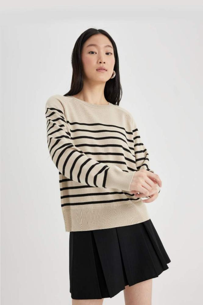 سترة أساسية مخططة باللونين البنى الحجرى و الأسود من DeFacto