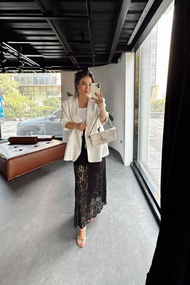 تنورة دانتيل