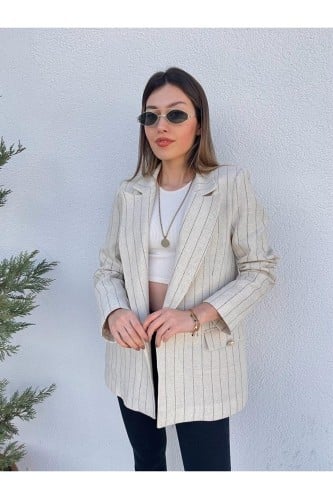 جاكيت نسائي بيج فاتح بخطوط من elif-ozbey-butik - أ...