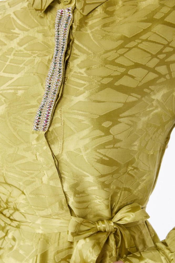 فستان سهرة نسائي بياقة قميص ومزين بحجر أخضر زيتي