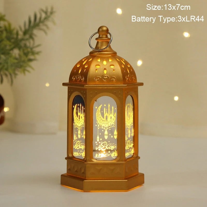 فانوس رمضان ذهبي بنقوش رمضانية