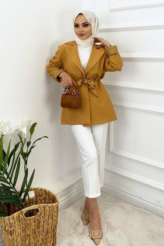 جاكيت برباط على الخصر من BOUTIQUE C