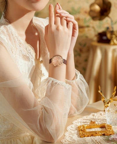 ساعة نسائية جوليوس جلد بلون بني