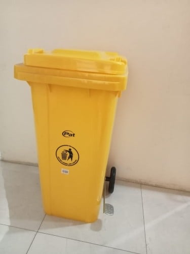 حاويه نفايات صفراء حجم 120 لتر بدعسة