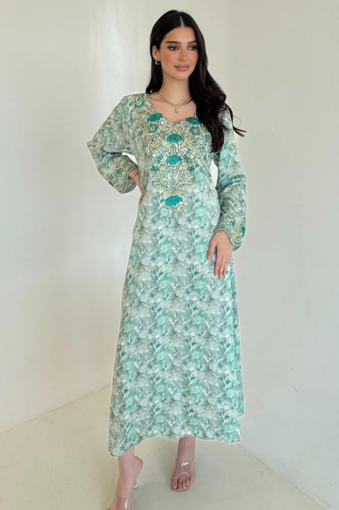 مخور غيثاء مطرزة جدة | قماش خفيف وتطريز على الصدر والأكمام