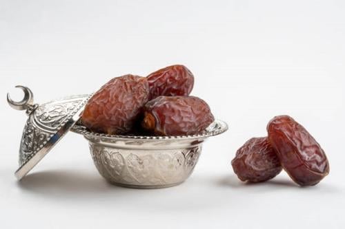 أشهر 9 من أنواع التمر بالصور