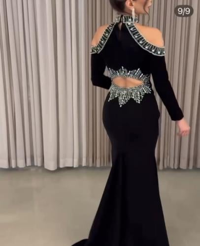 فستان نسائي