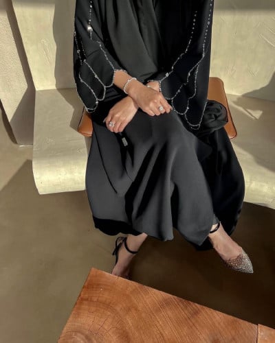 عباية سوداء