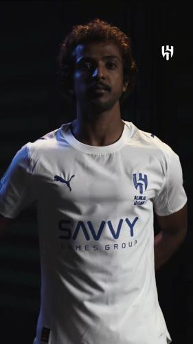تيشرت الهلال ابيض بوما