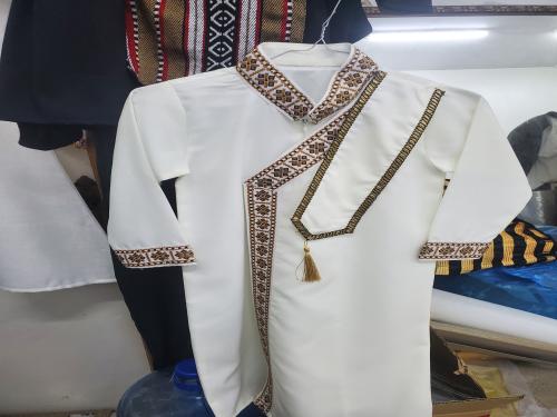 دقلة أطفال مع الوشاح