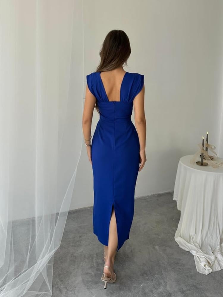 فستان ناعم مزين بتفاصيل مميزة على الصدر - باللون الأزرق - صناعة تركية - 1022