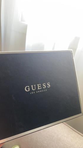 محفظة Guess