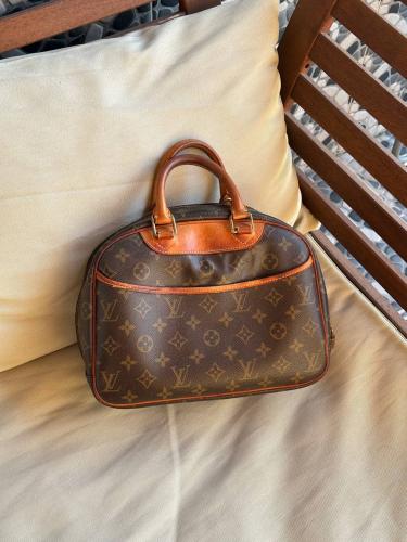 Louis Vuitton Monogram Trouville Handbag - حقيبة ل...