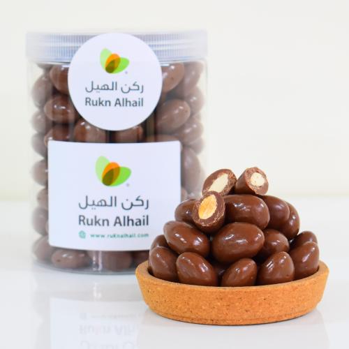 ملبس لوز بالشوكولاتة