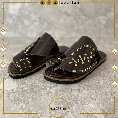 حذاء بني لامع تطريز يدوي زري ذهبي