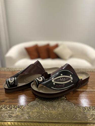 حذاء طبي تطريز يدوي صوف كتان