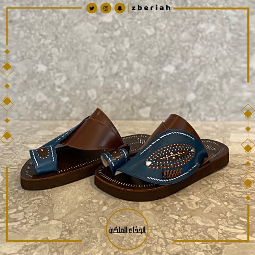 حذاء بني مع ازرق تطريز يدوي زري فضي