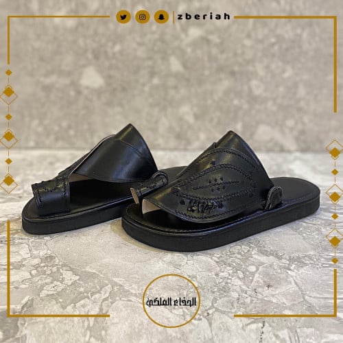 حذاء اسود تطريز يدوي صوف كتان