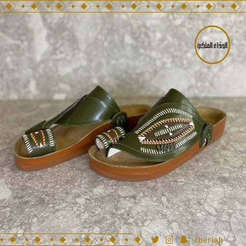 حذاء طبي جملي مع زيتي تطريز يدوي