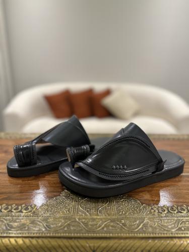 حذاء رصاصي مع أسود تطريز كلاسيك