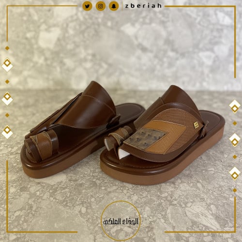 حذاء بني مع ثلاث أنواع جلد مكس