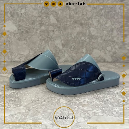 حذاء سماوي مع جلد تمساح كحلي