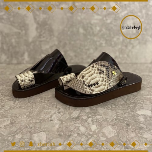 حذاء بني لامع مع جلد ثعبان طبيعي