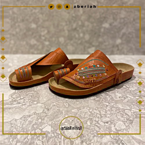 حذاء طبي جملي تطريز زري يدوي