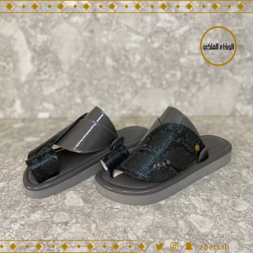 حذاء رصاصي لامع مع جلد كوبرا رصاصي