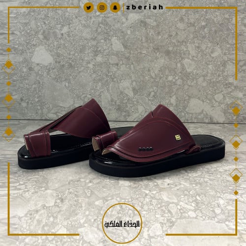 حذاء أسود مع عنابي كلاسيك