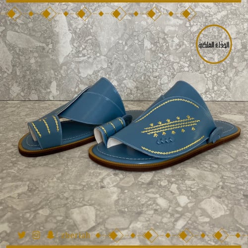 حذاء سماوي تطريز يدوي زري ذهبي