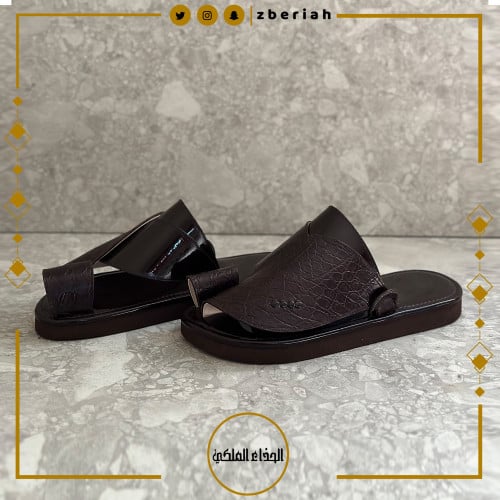 حذاء بني لامع مع جلد تمساح طبيعي