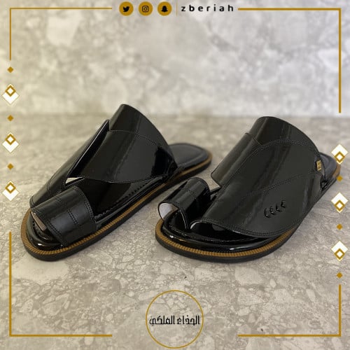 حذاء أسود لامع كلاسيك