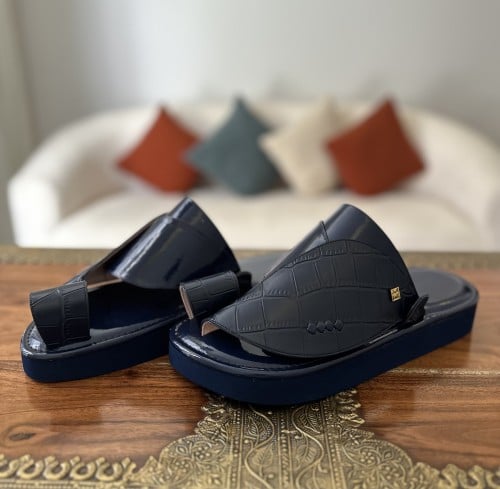 حذاء كحلي لامع مع جلد تمساح كحلي