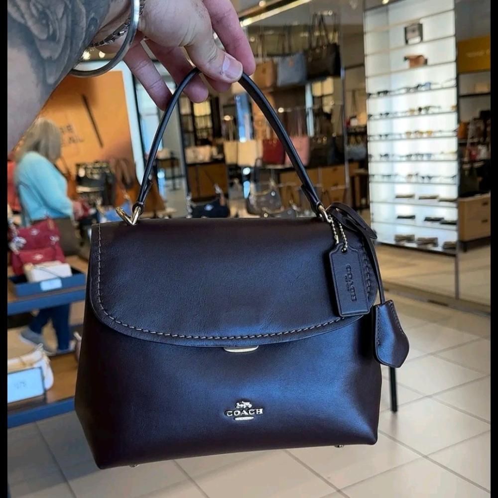 حقيبة COACH