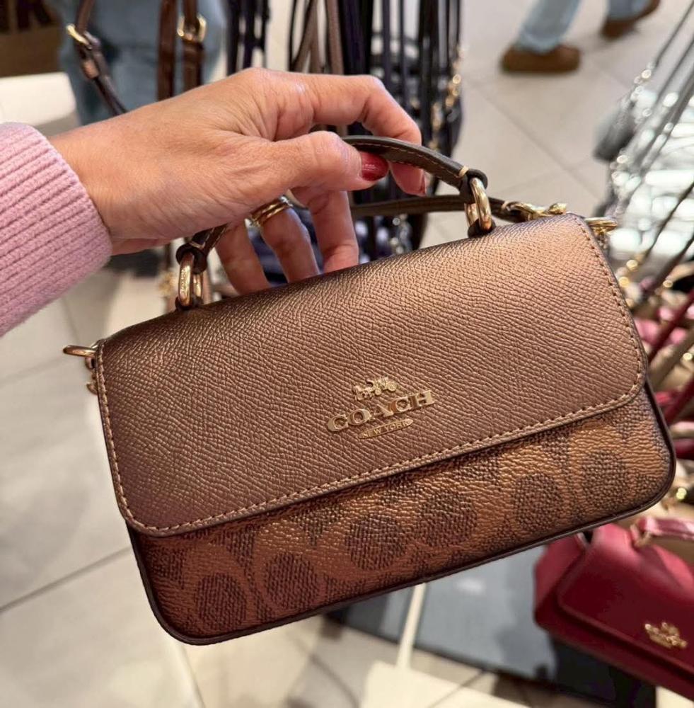 حقيبة COACH