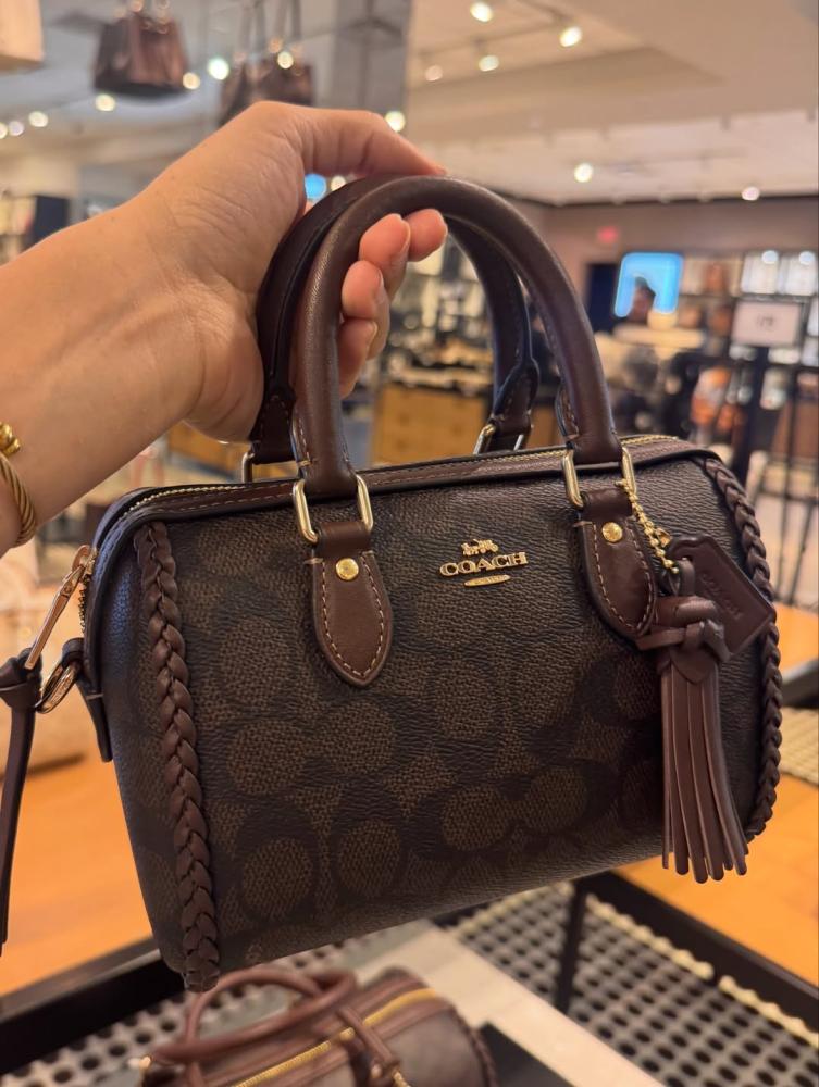 حقيبة COACH
