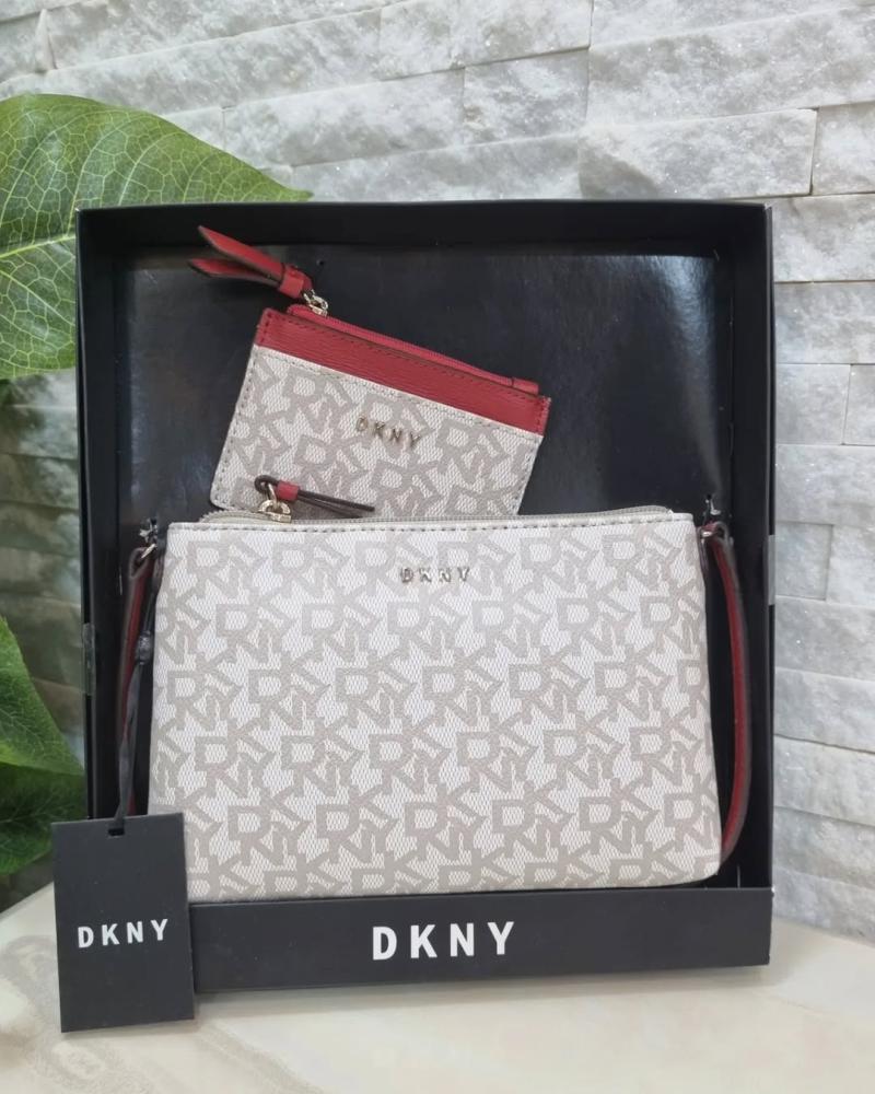 حقيبة DKNY