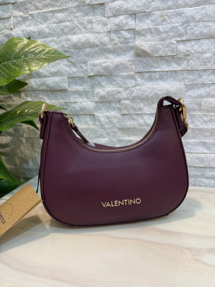 حقيبة Valentino