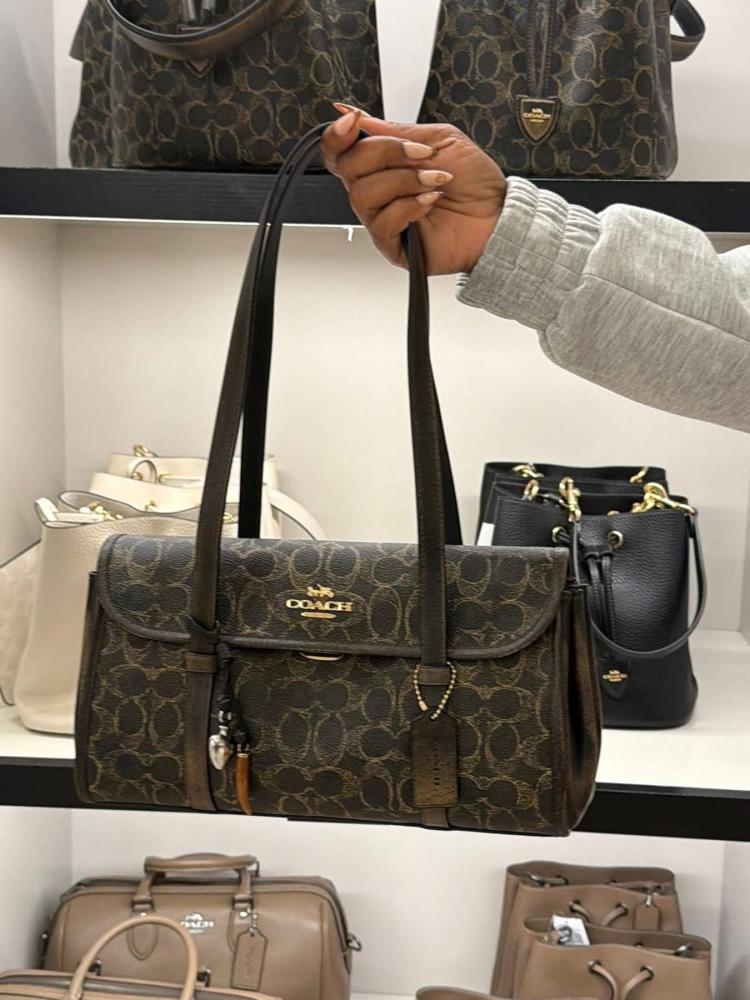 حقيبة COACH