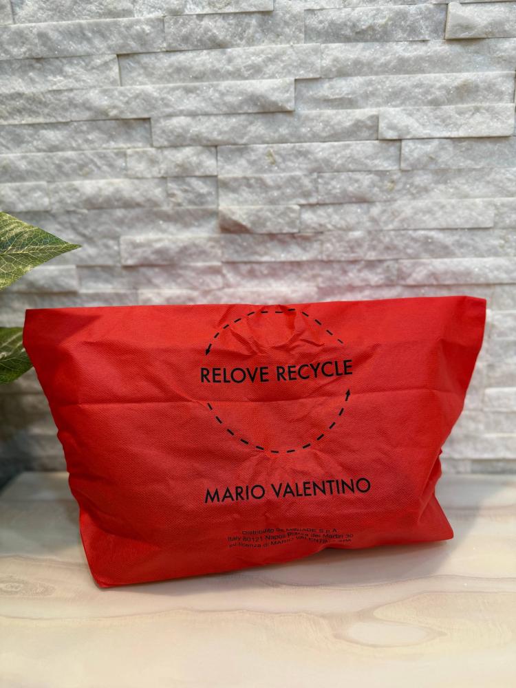 حقيبة Valentino