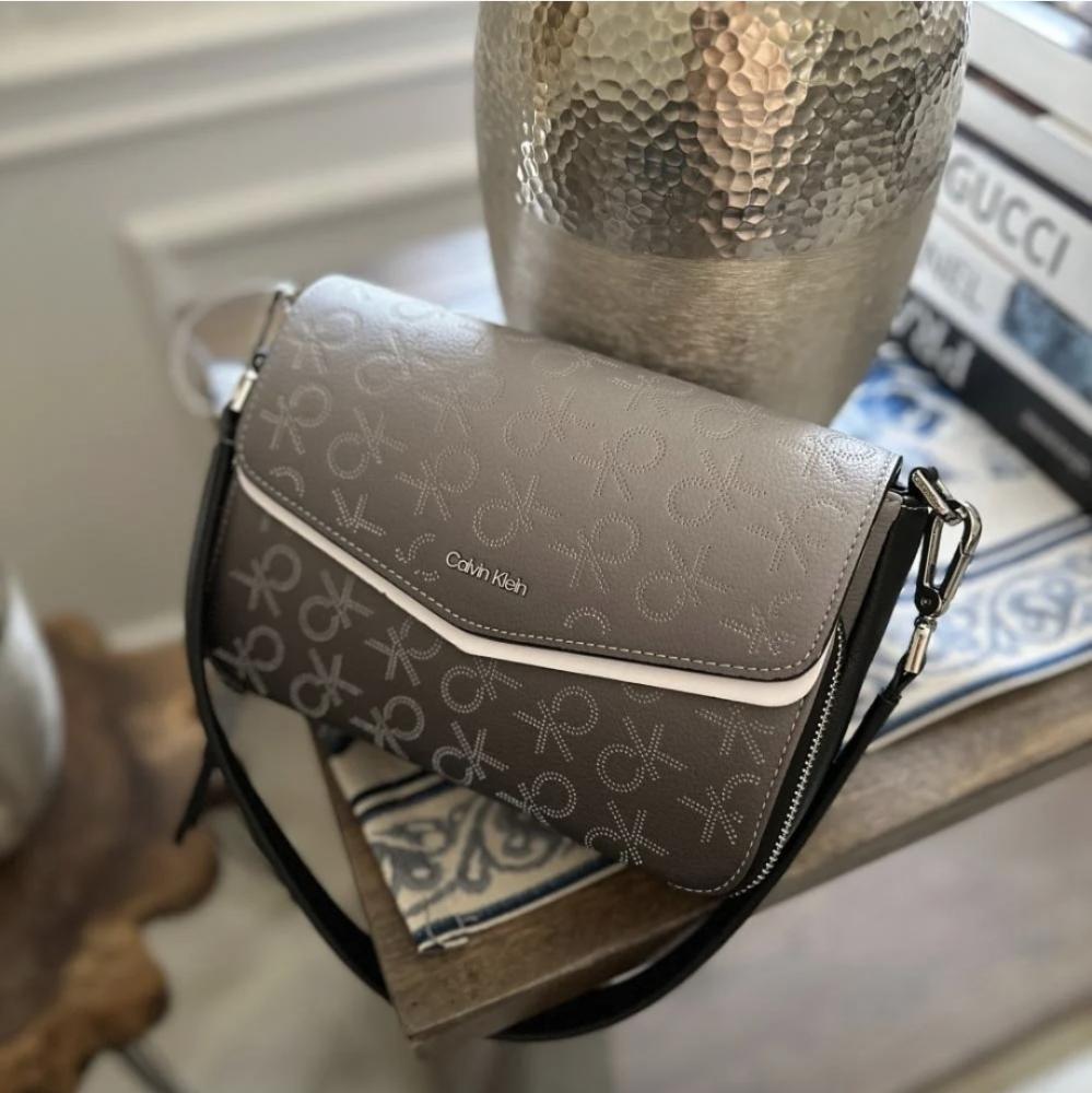 حقيبة Calvin Klein
