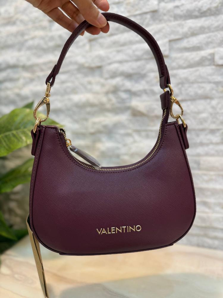 حقيبة Valentino