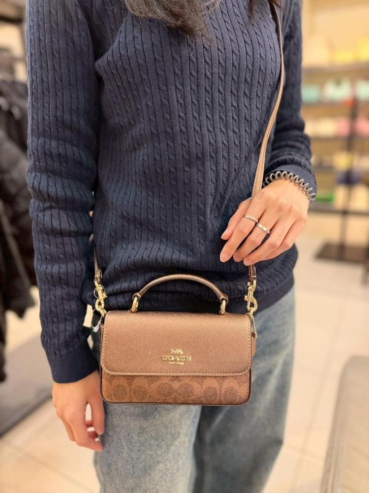 حقيبة COACH