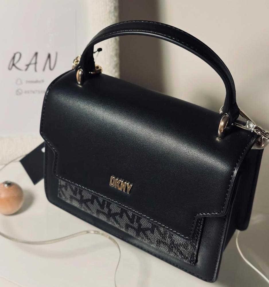 حقيبة DKNY